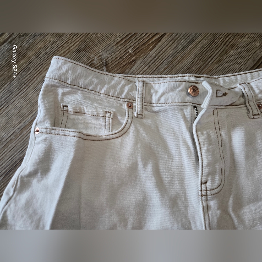 wild fable White Denim Cutoff Shorts - Picture 11 of 12